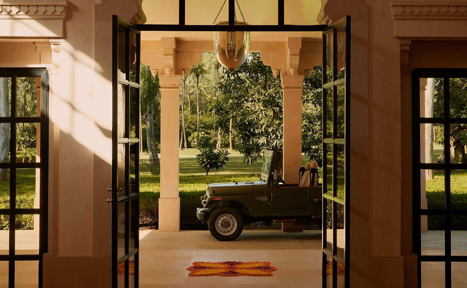 Amanbagh-Entrance-Vehicle