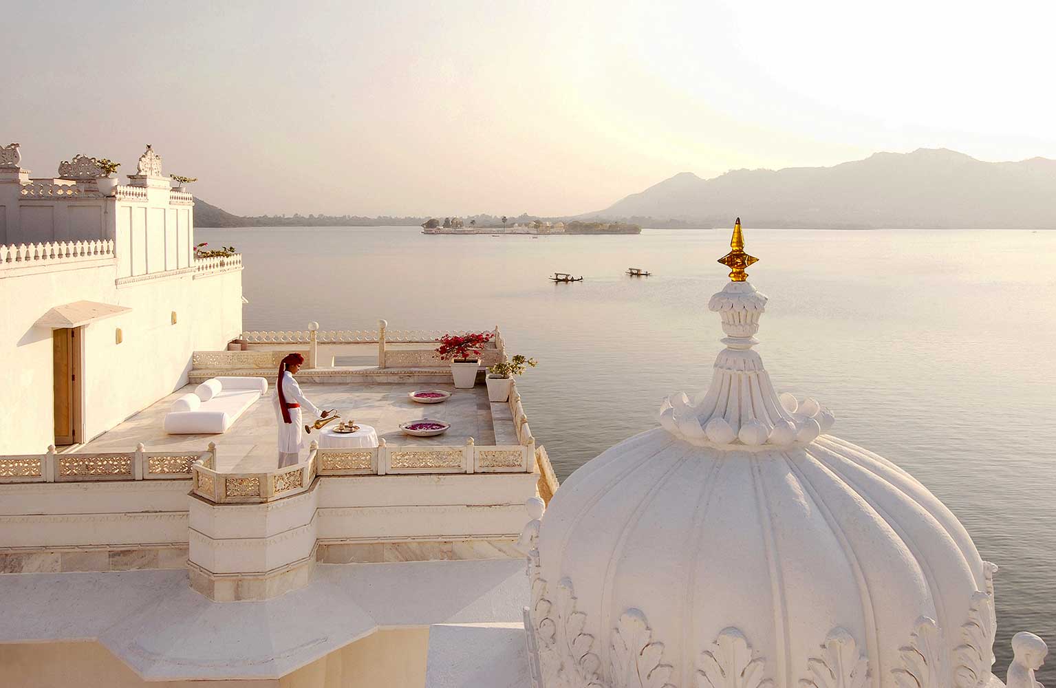 Taj-Lake-Palace-img2