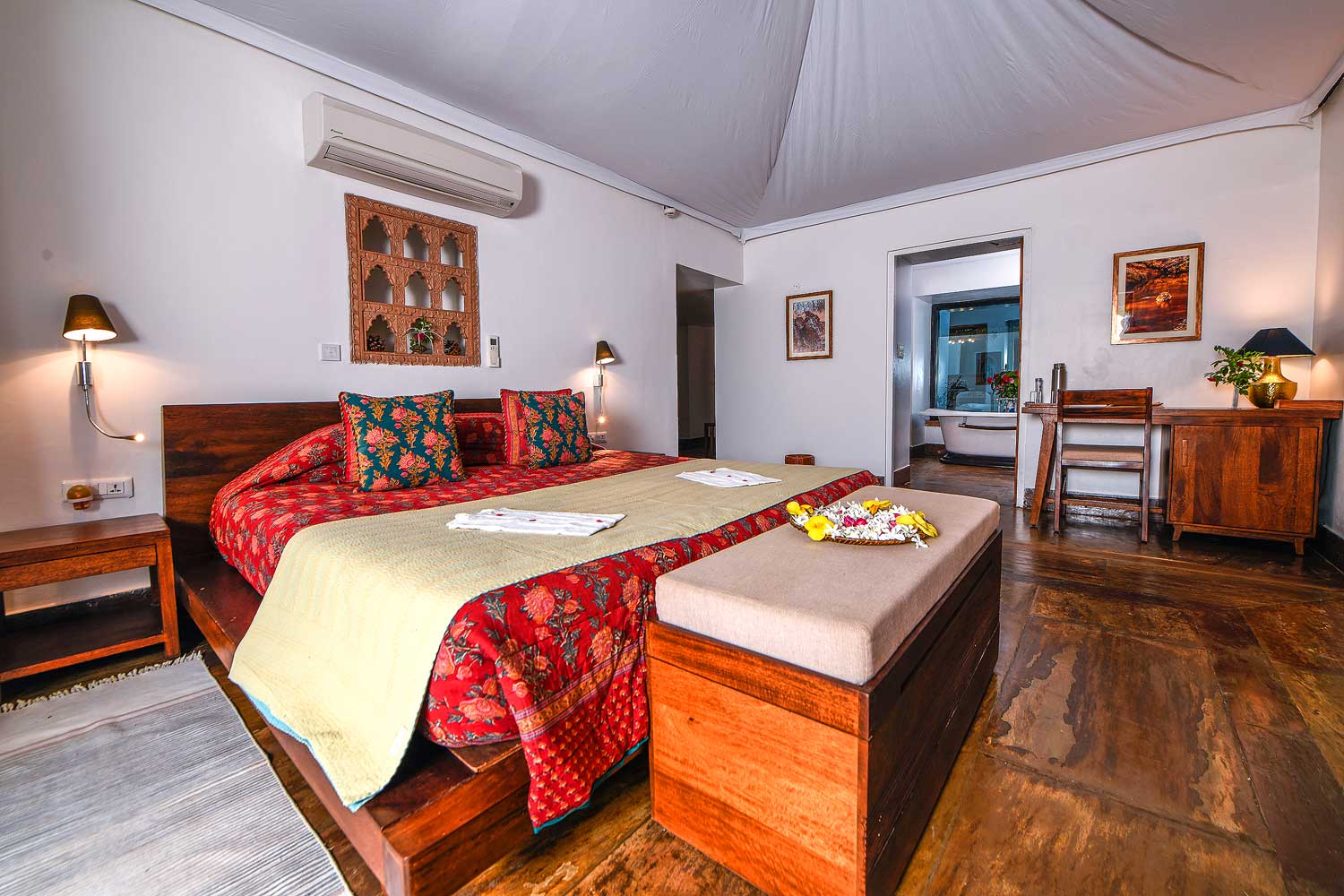 Tub-villa-Khem-Vilas