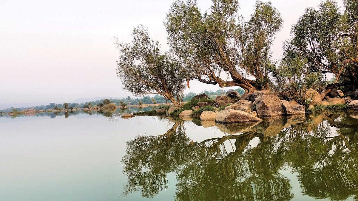 boating-on-the-river