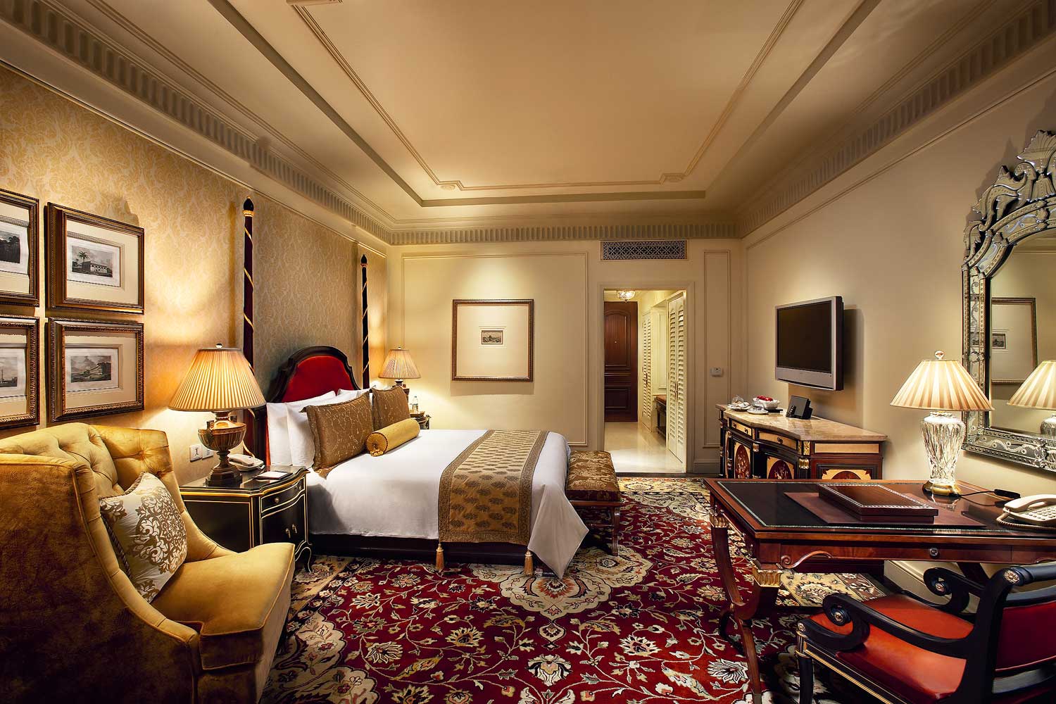 ld_typical_room_The-Leela-Palace-Delhi