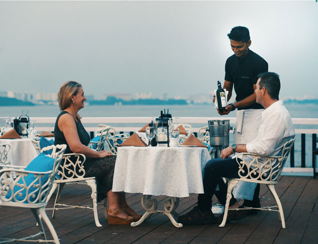 brunton-boatyard-pier-dining