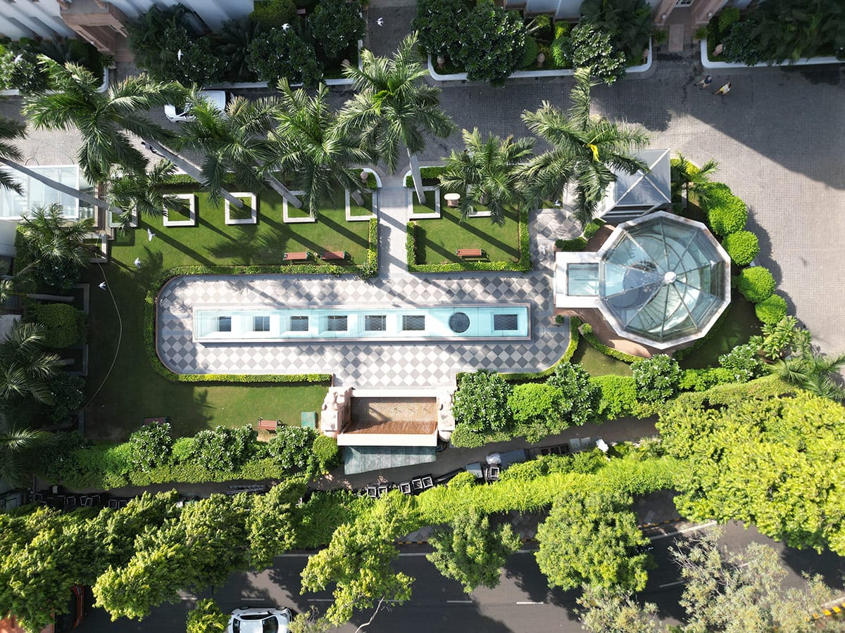 Top-view-of-the-Spa-lawn-leading-to-The-Imperial-spa